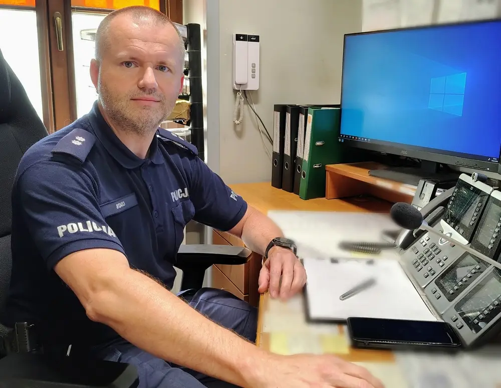 Wsparcie dla mężczyzny w kryzysie emocjonalnym udzielone przez dyżurnego policji