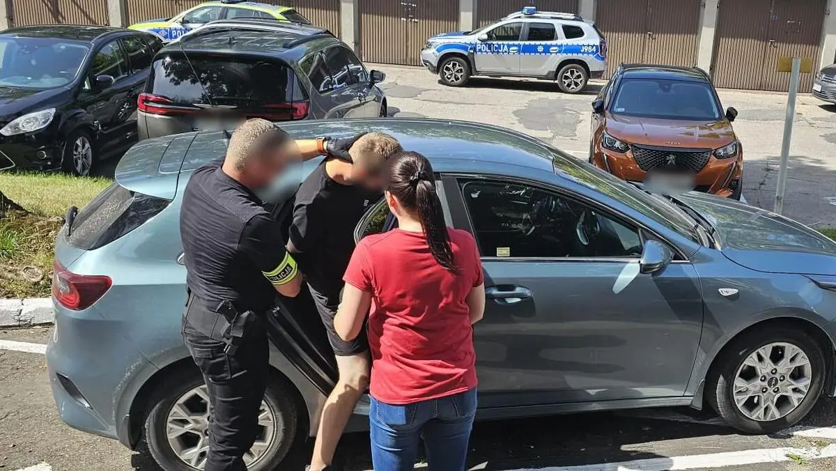 Zatrzymano oszustów, którzy żądali gotówki na fikcyjną inwestycję
