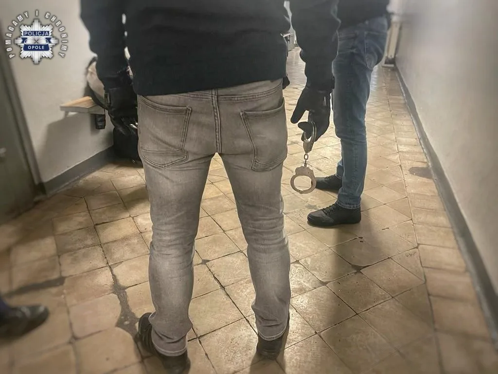 42-latek aresztowany za kradzież rozbójniczą i pobicie