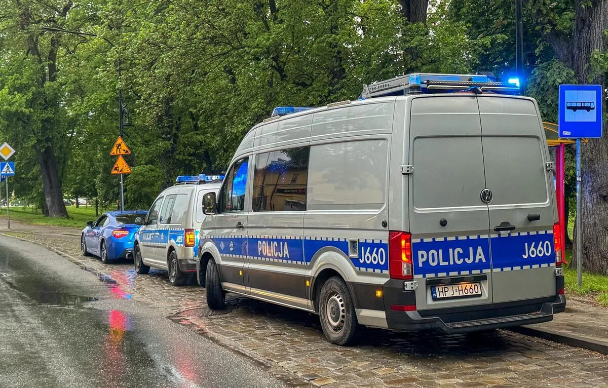 Driftowanie zakończone mandatem i zatrzymaniem prawa jazdy