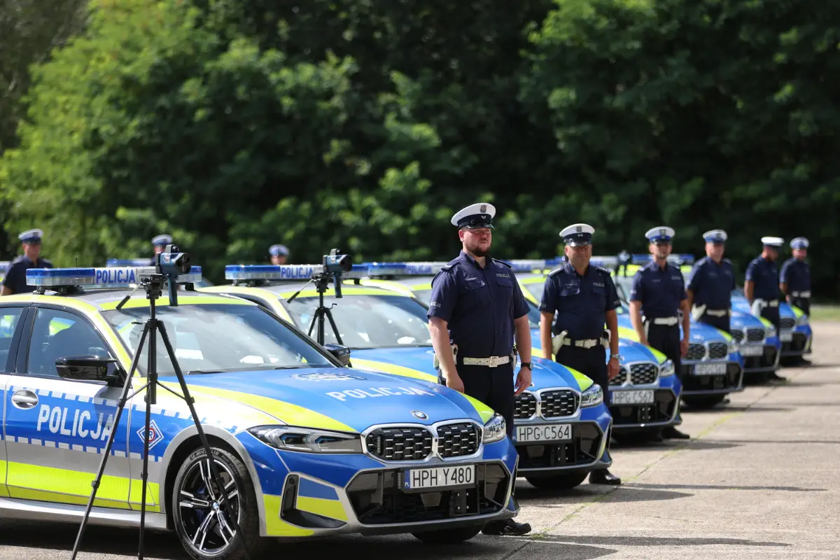 Nowoczesne radiowozy i urządzenia zwiększają bezpieczeństwo na drogach