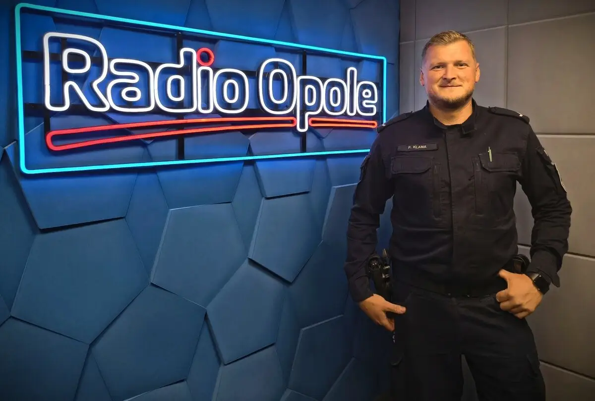 Muzyczne pasje dzielnicowego z Krapkowic w Radiu Opole