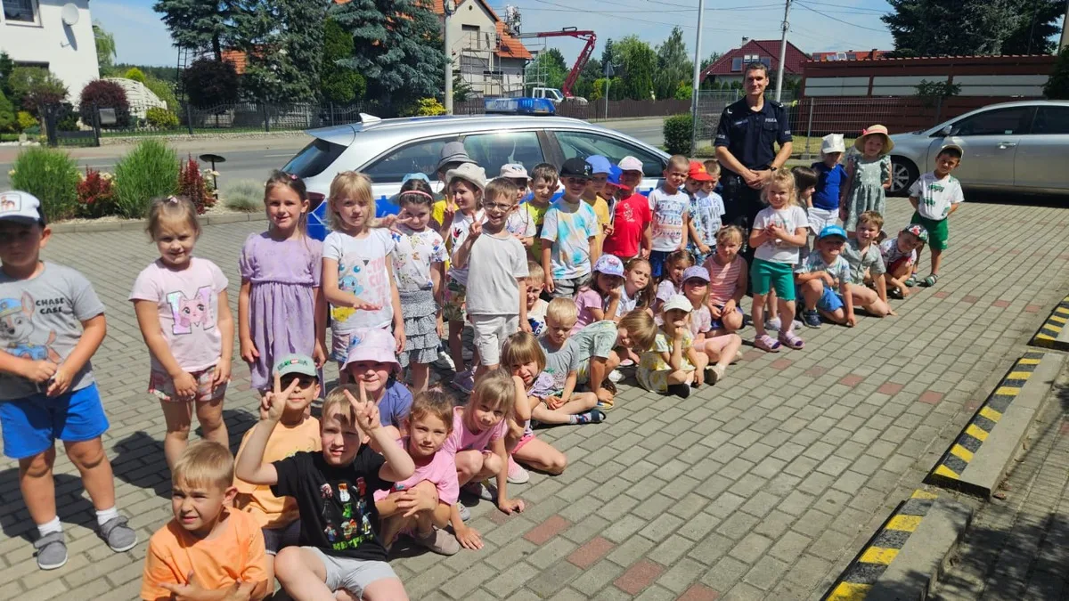 Edukacja dla najmłodszych w czasie wakacji – działania dzielnicowych