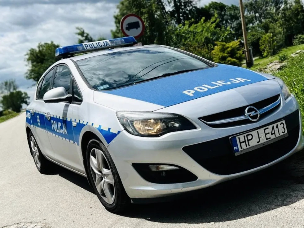 Kierowca renault zatrzymany za jazdę pod wpływem amfetaminy
