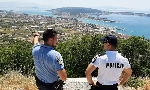 Policja polska wspiera bezpieczeństwo turystów na wybrzeżach Chorwacji i Bułgarii