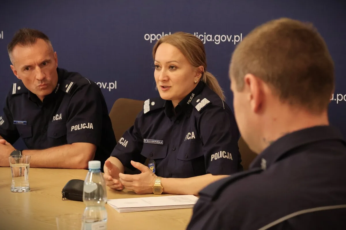 Wizyta zwycięzców turnieju piłkarskiego u Komendanta Wojewódzkiego Policji w Opolu