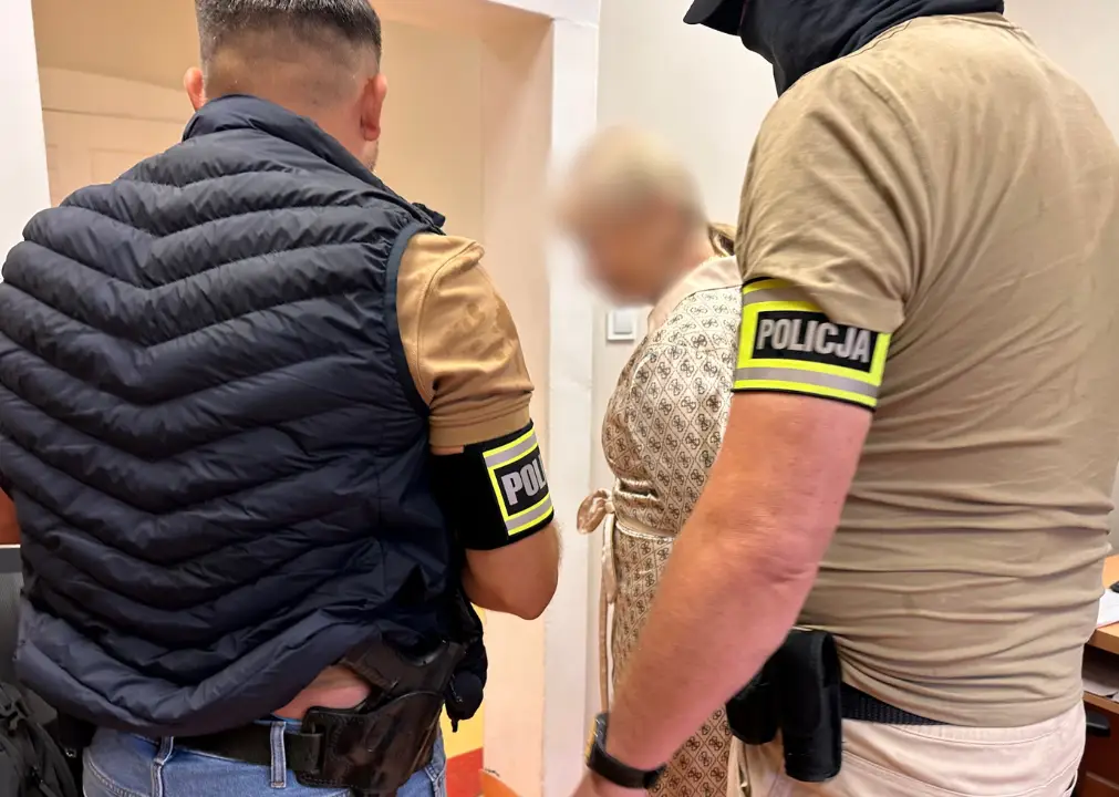 Zatrzymanie lekarki i pracownicy medycznej za korupcję i naruszenia praw