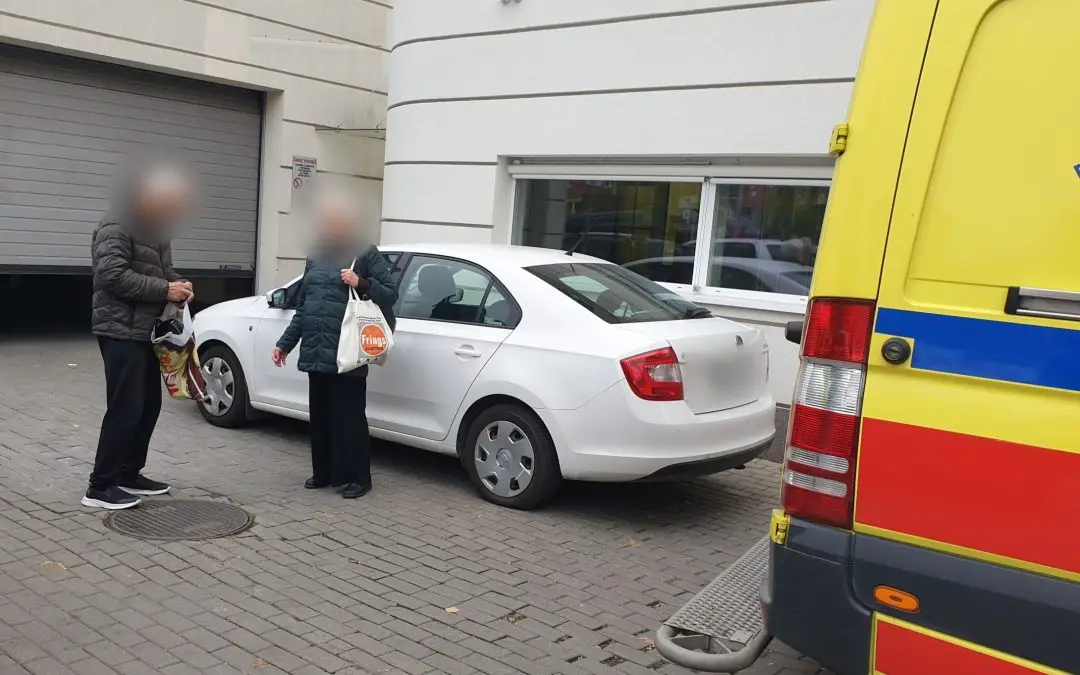 Interwencja Straży Miejskiej w związku z parkowaniem przy szpitalu