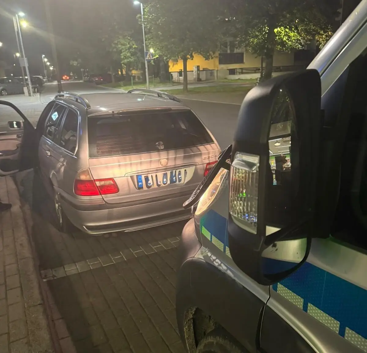 Kierowca ukarany za drift na skrzyżowaniu – 2500 zł mandatu i utrata prawa jazdy