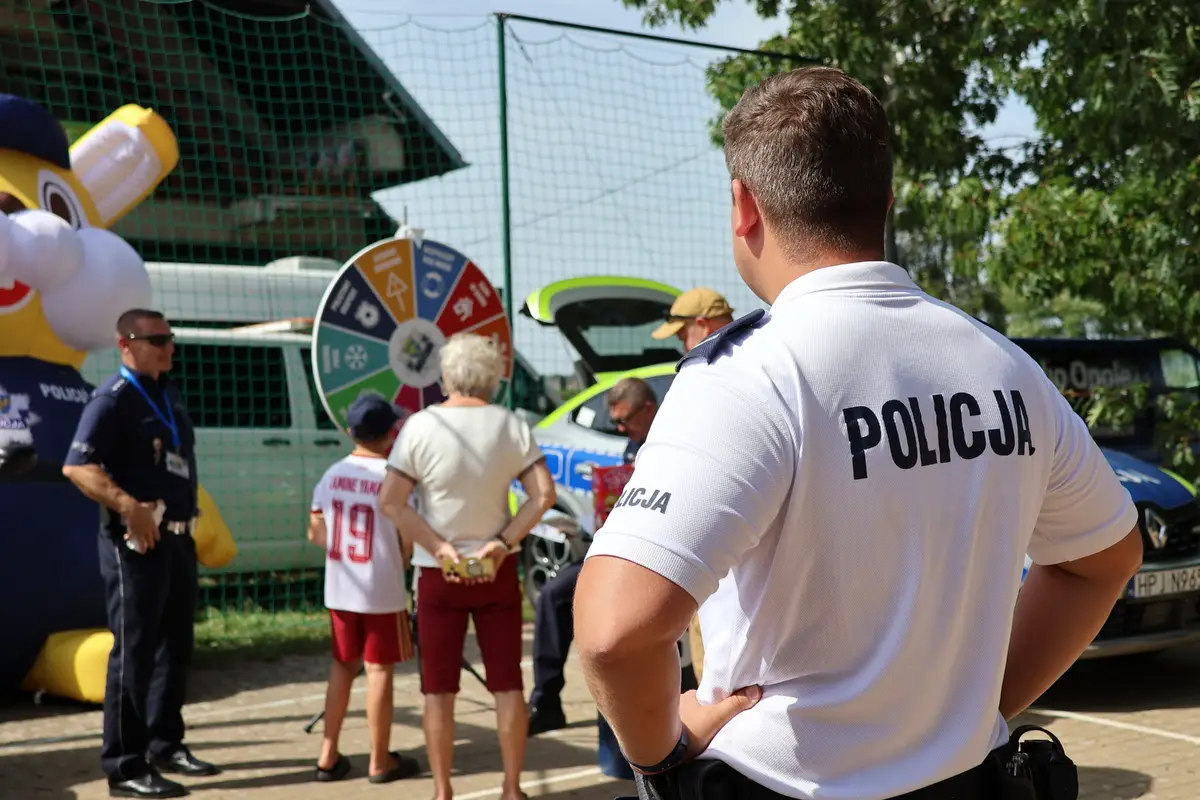 Piknik "Z nami bezpiecznie" na zakończenie wakacji w Turawie