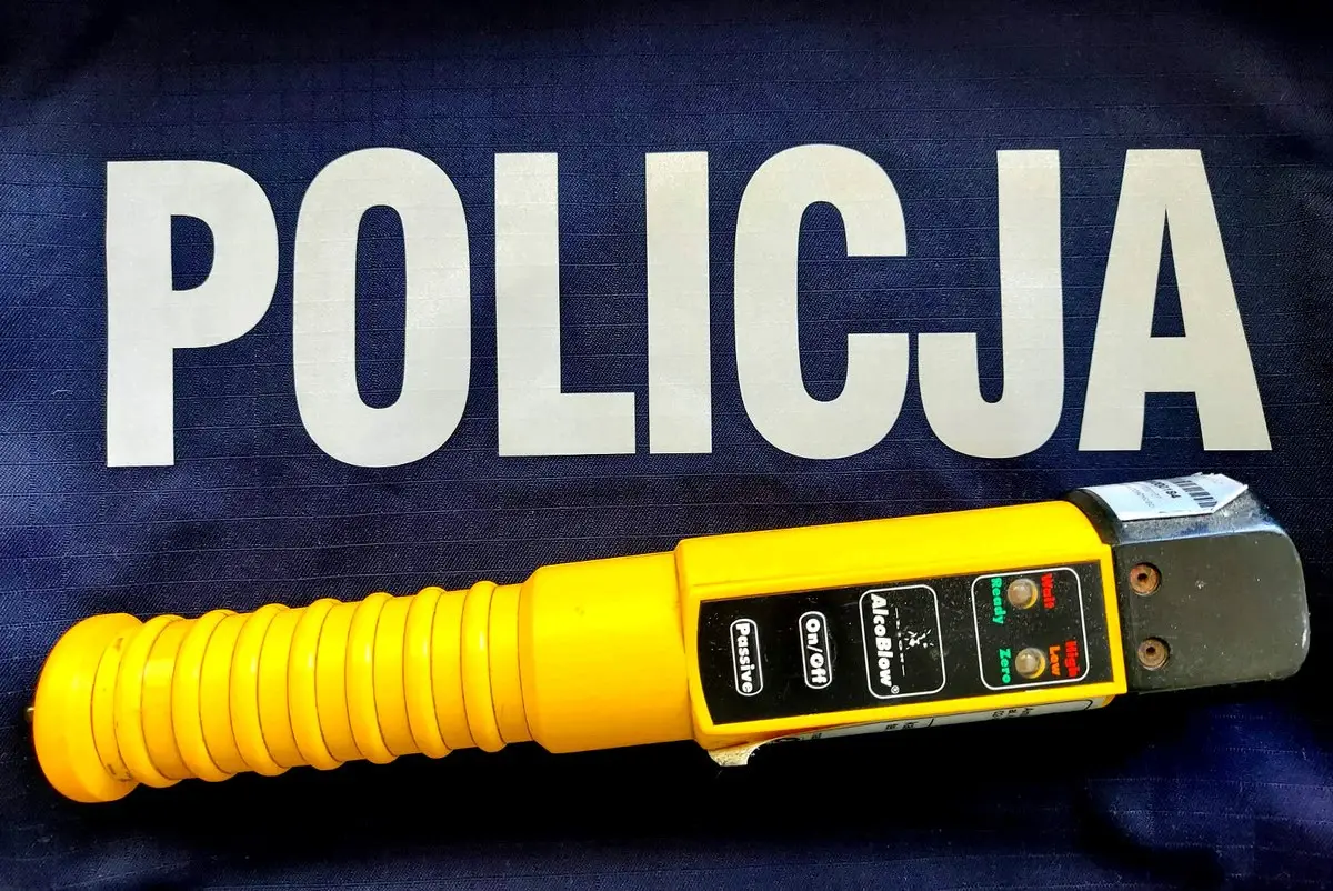 Policjanci po służbie zatrzymali nietrzeźwego kierowcę