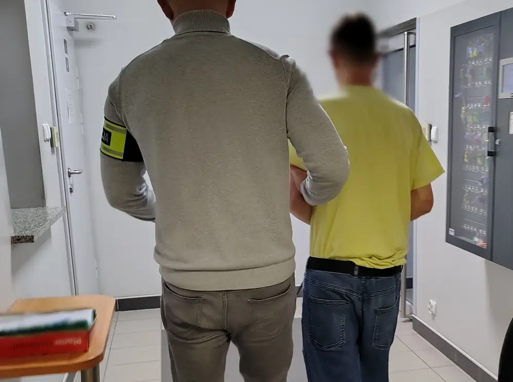 Zatrzymanie mieszkańca Brzegu za uprawę konopi i posiadanie narkotyków