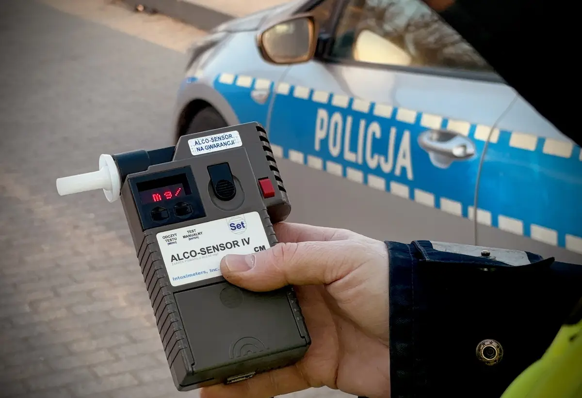 43-latek odpowie przed sądem za nadmierną prędkość i jazdę pod wpływem alkoholu