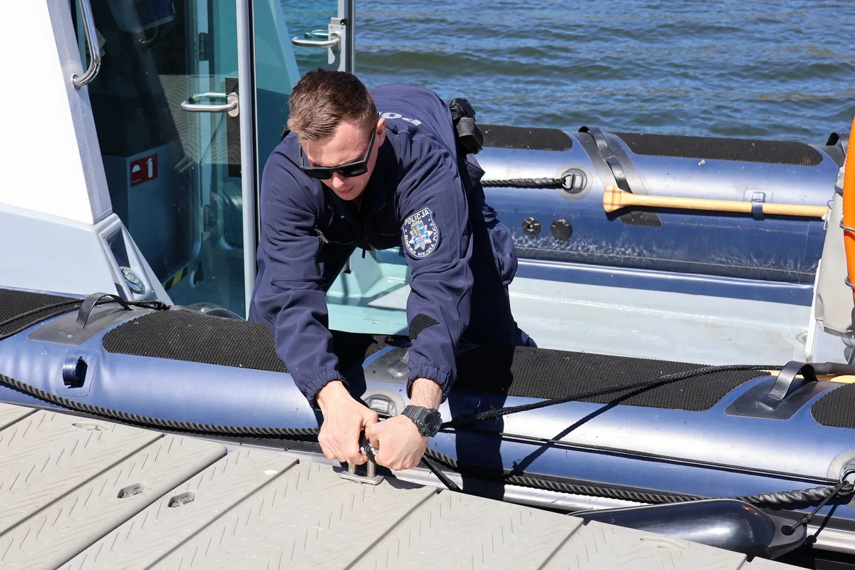 Policjanci z ogniwa wodnego zatrzymali dwóch nietrzeźwych sterników na Jeziorze Dużym