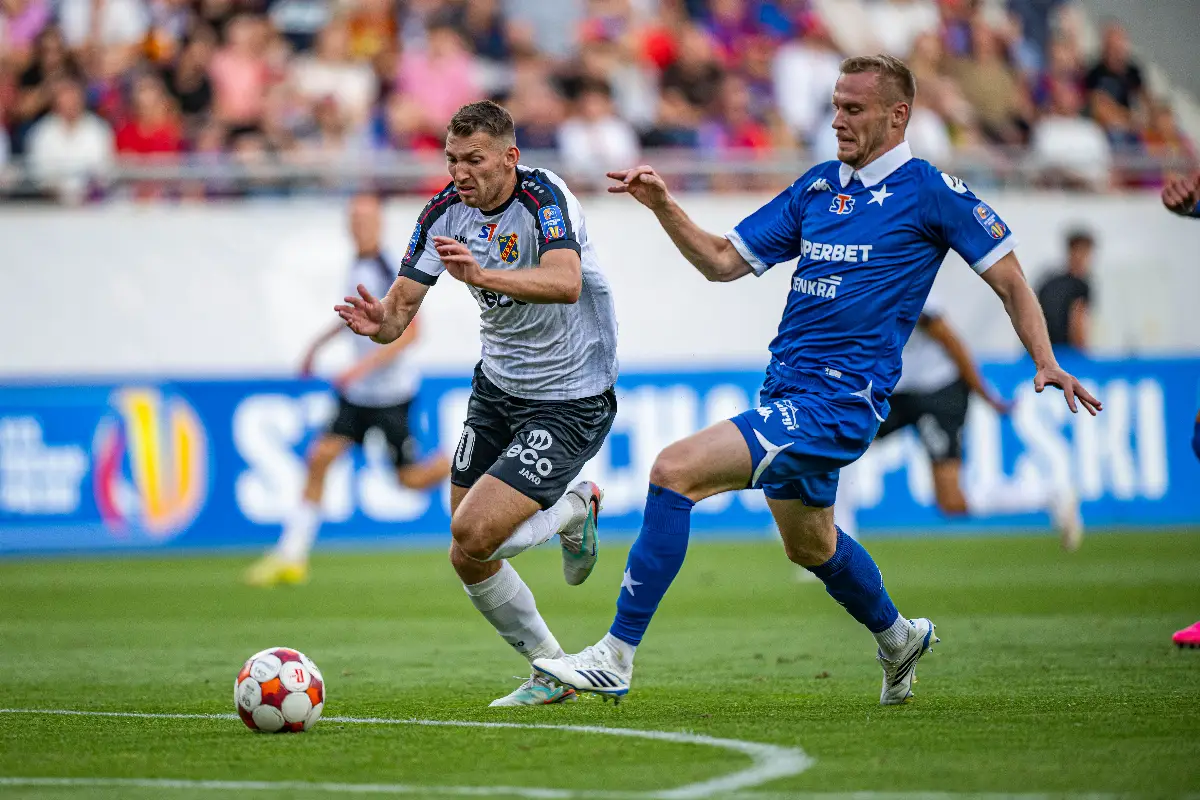 Odra Opole pokonała Wisłę Kraków 2:1 w walce o europejskie puchary