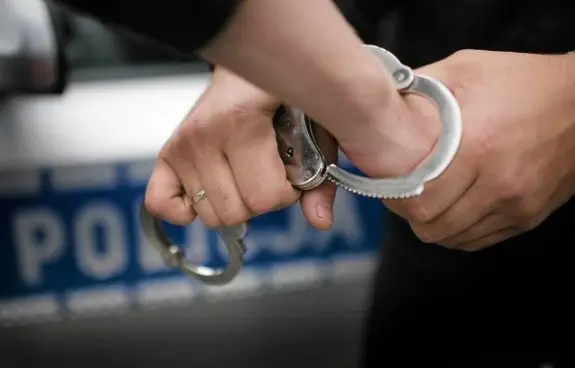 Mężczyzna agresywnie zareagował na próbę pomocy ze strony policji